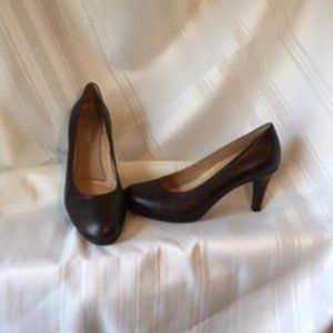 Naturalizer Brown Pump